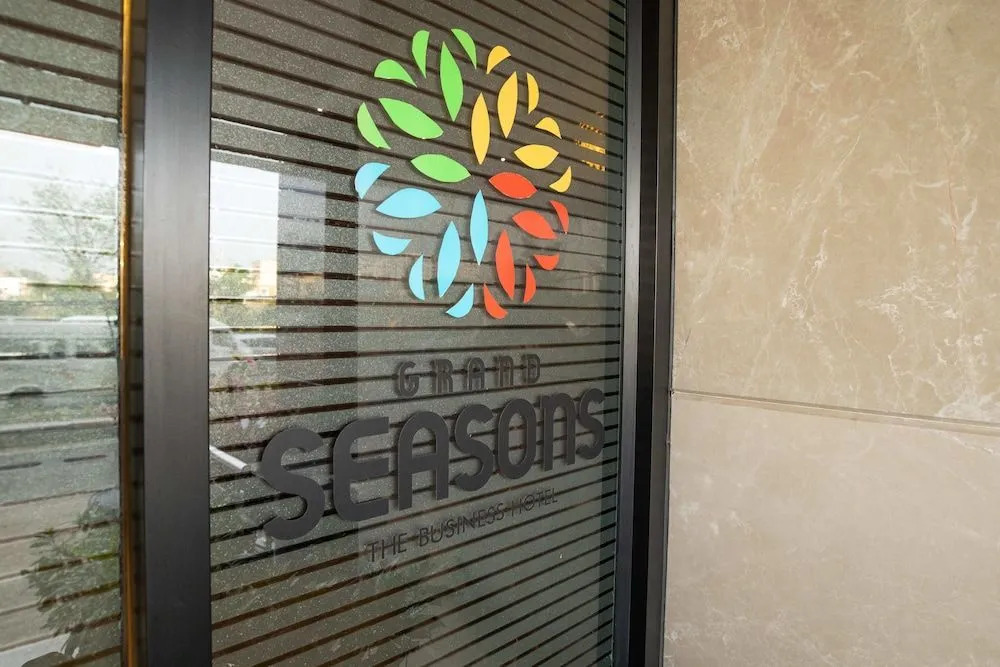 Grand Seasons -The Business Hotel