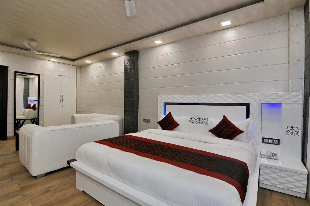Hotel O Flyover Inn