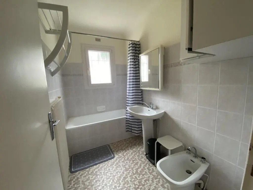 Maison spacieuse avec jardin, proche Thermes et commodités à La Roche-Posay - FR-1-541-17