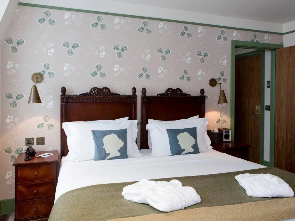 Morton Hotel