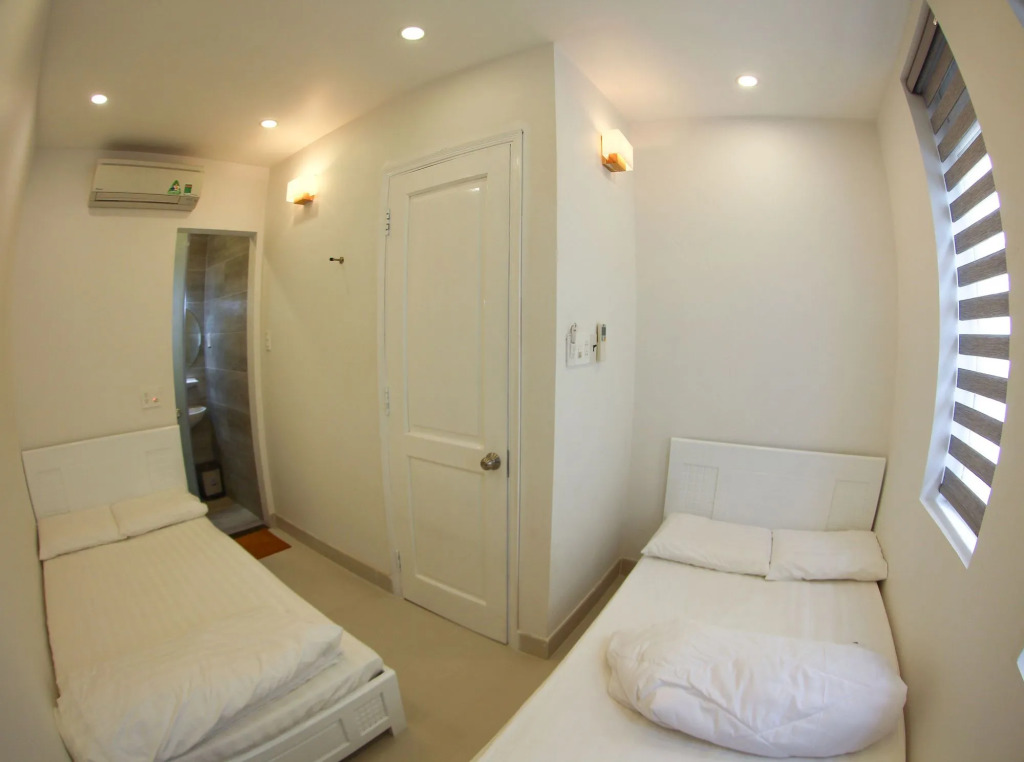 Full House Hostel