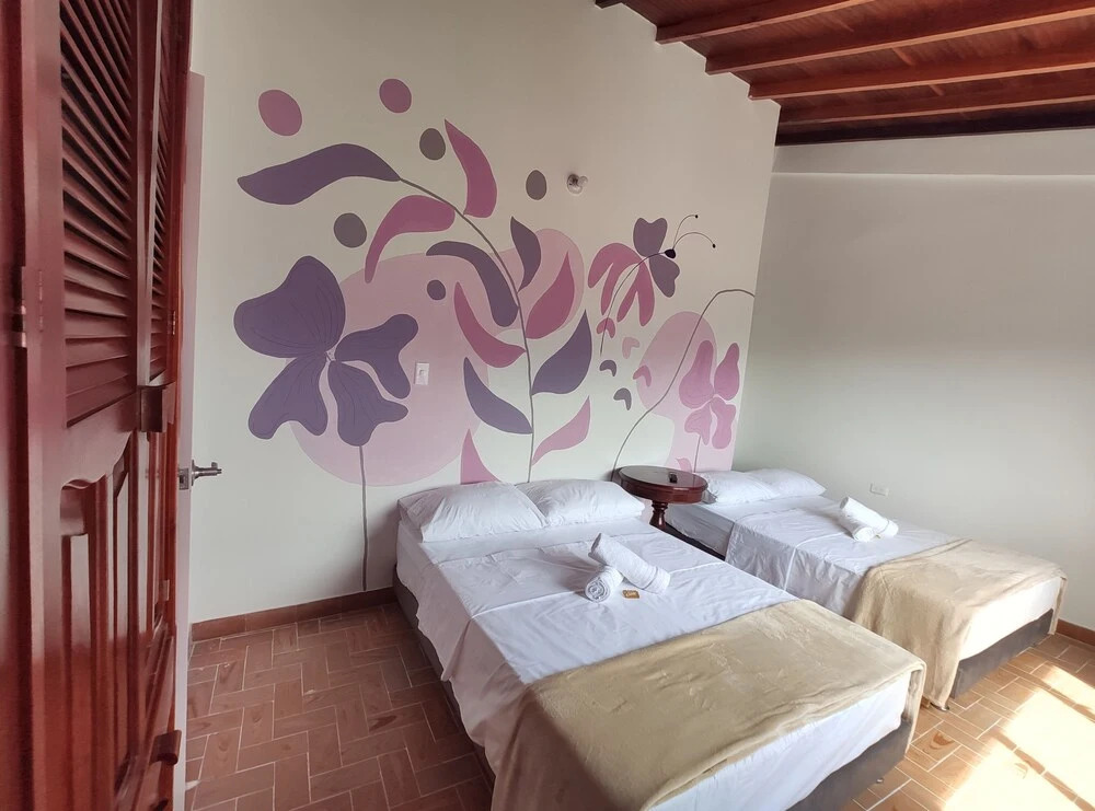 Hostal Colors - Hostel