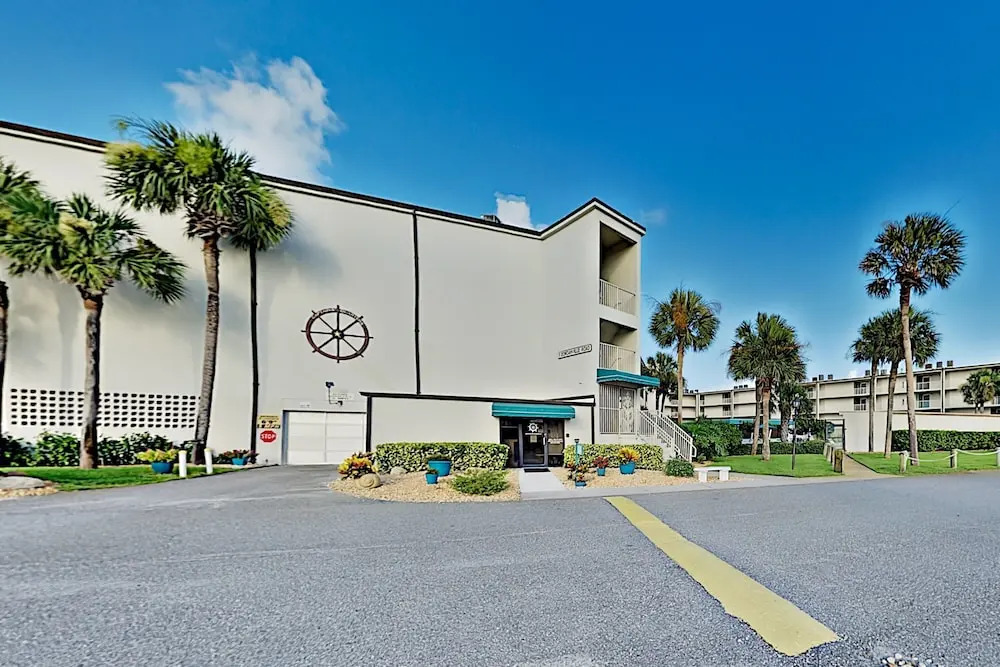 Modernized Oceanfront Beach 2 Bedroom Condo