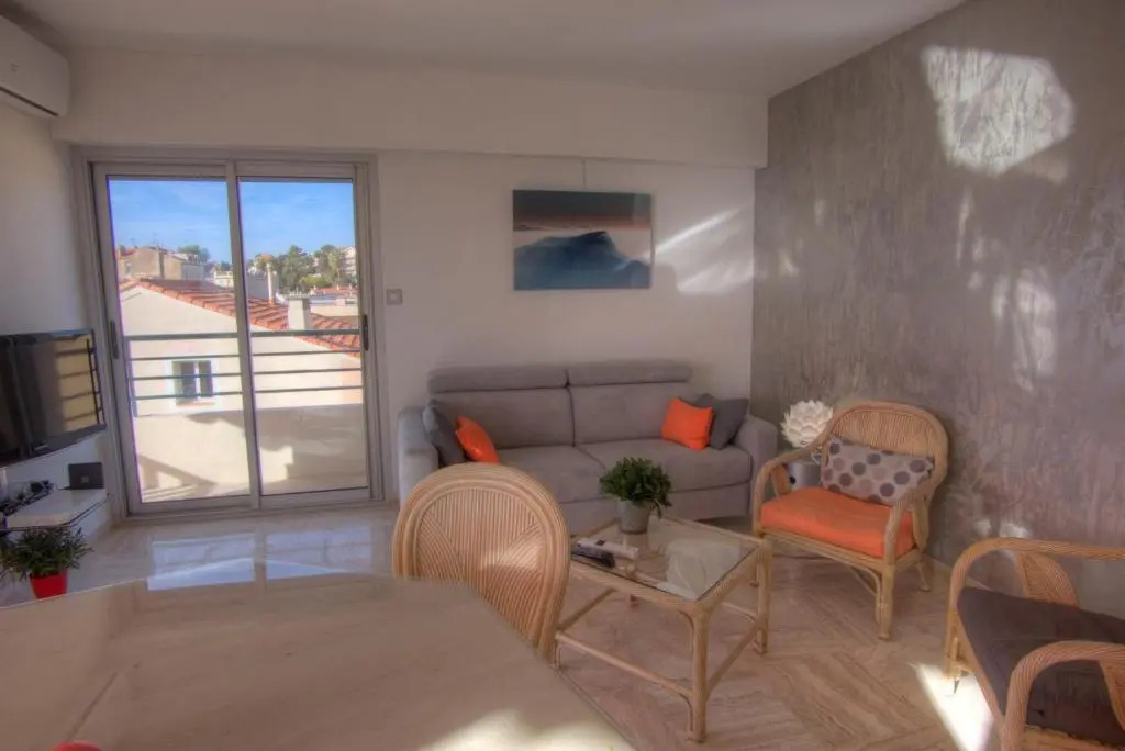 Beau 2 pièces 3 étoiles Vue Mer et Montagnes Garage Privé