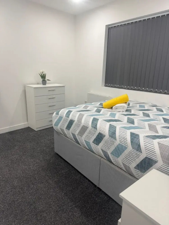 1 Bed Flat - Sleeps 2 - Parking - Wifi