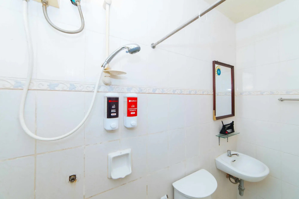 RedDoorz near Walking Street Angeles City