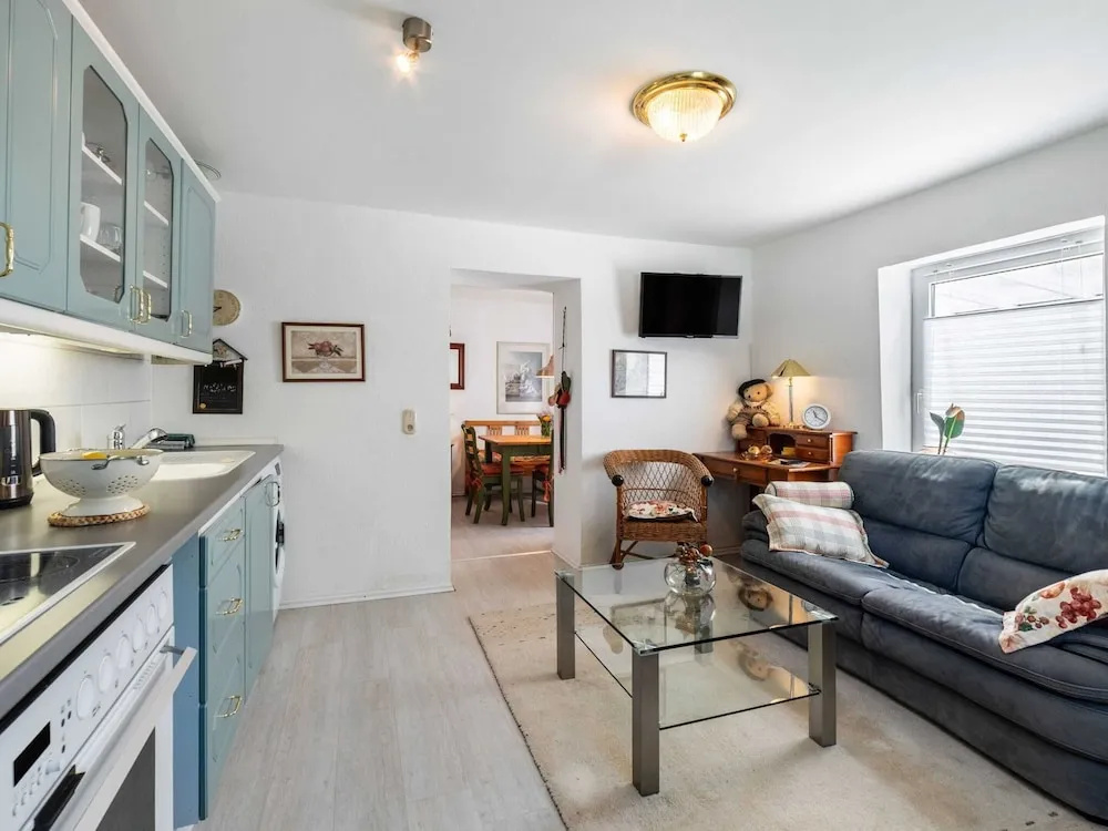 Alluring Holiday Home in Pepelow near Sea Beach & Water Sports