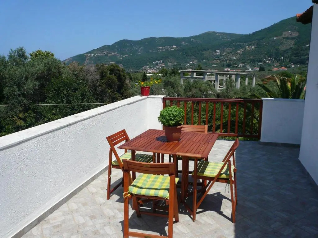 Liossis Rooms & Apartments