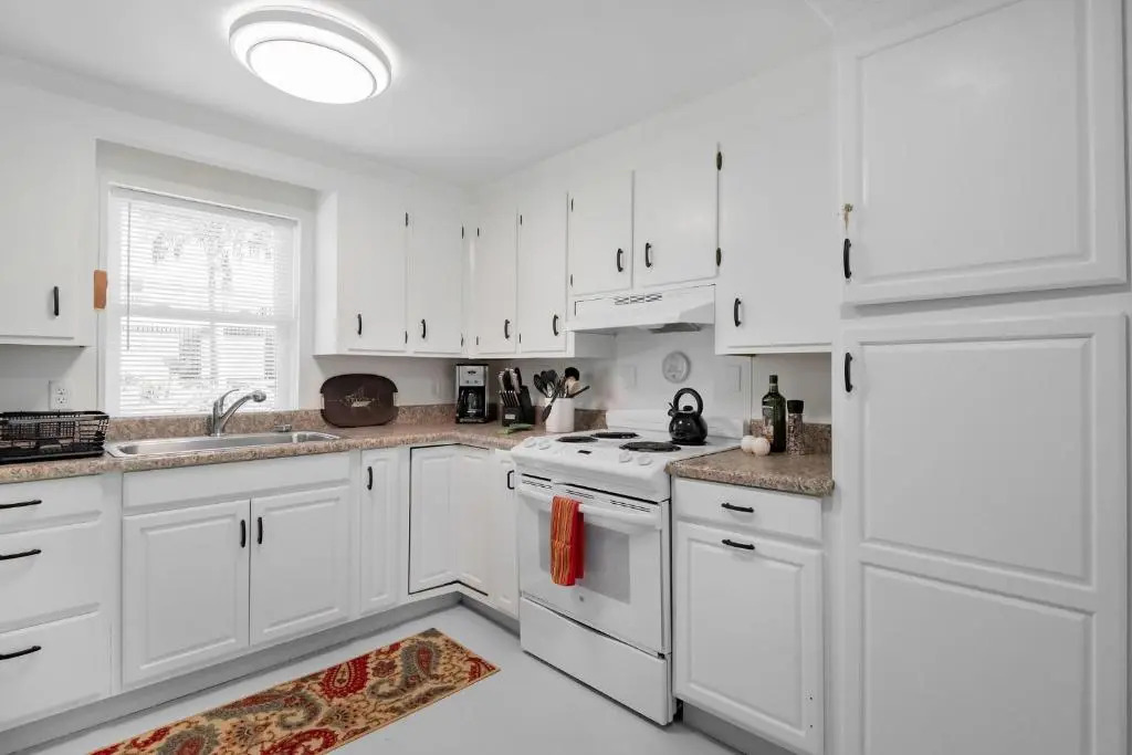 NEW LISTING Completely Renovated Laid Back Casual Beach Bungalow