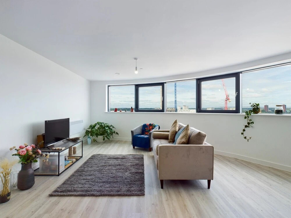 Sleek and Modern 2BD 2bath in the Heart of Salford