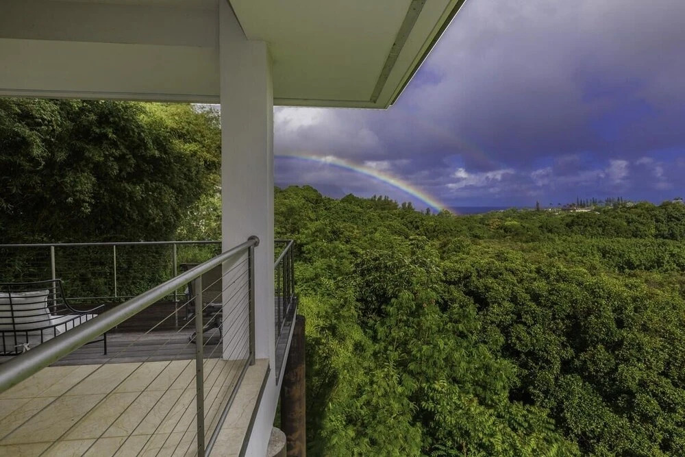 Luxury Zen Retreat 3 Bedroom Home by RedAwning