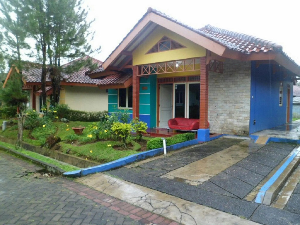 Villa Kota Bunga Aster