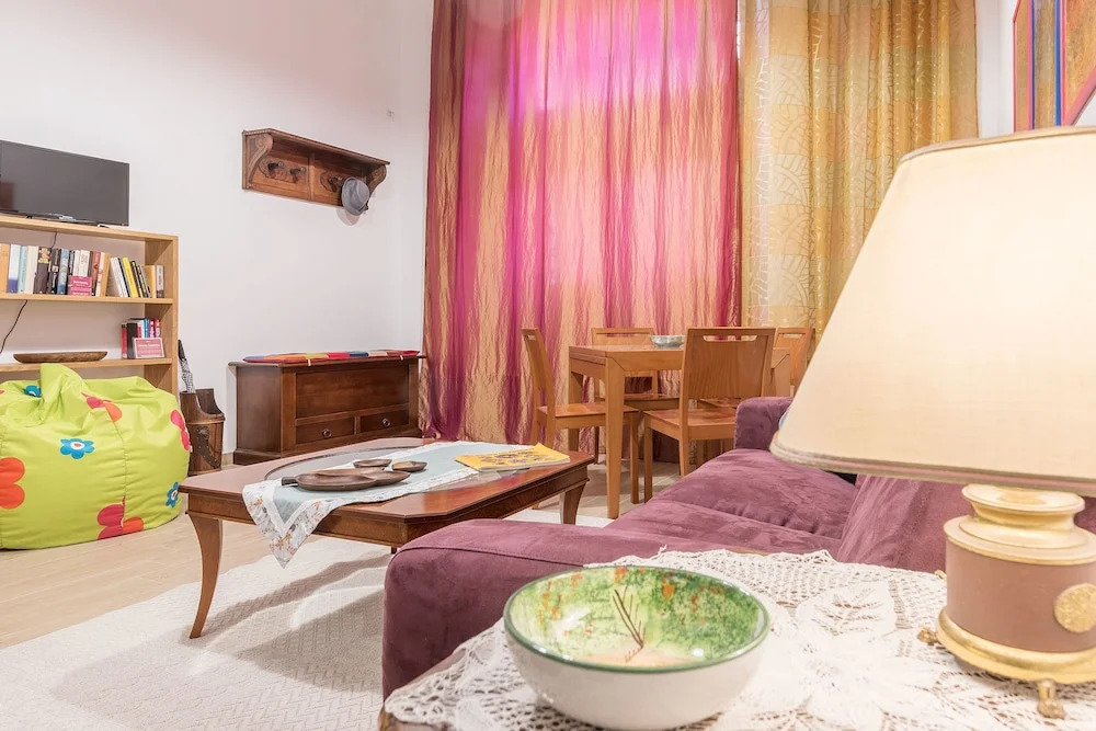 Monti Artistic Flat