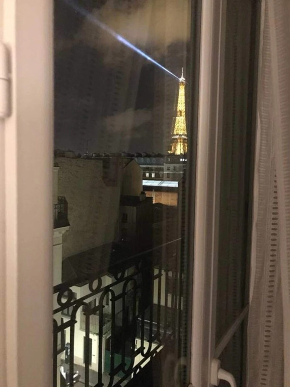 Chic Flat for 2 With Eiffel Tower Views