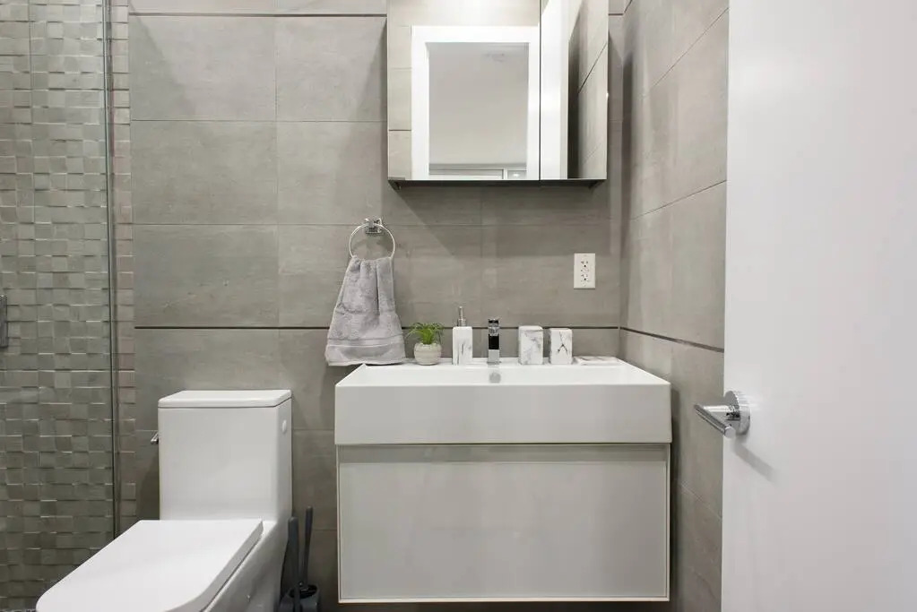 78-1b New 1BR Prime UES WD in Unit