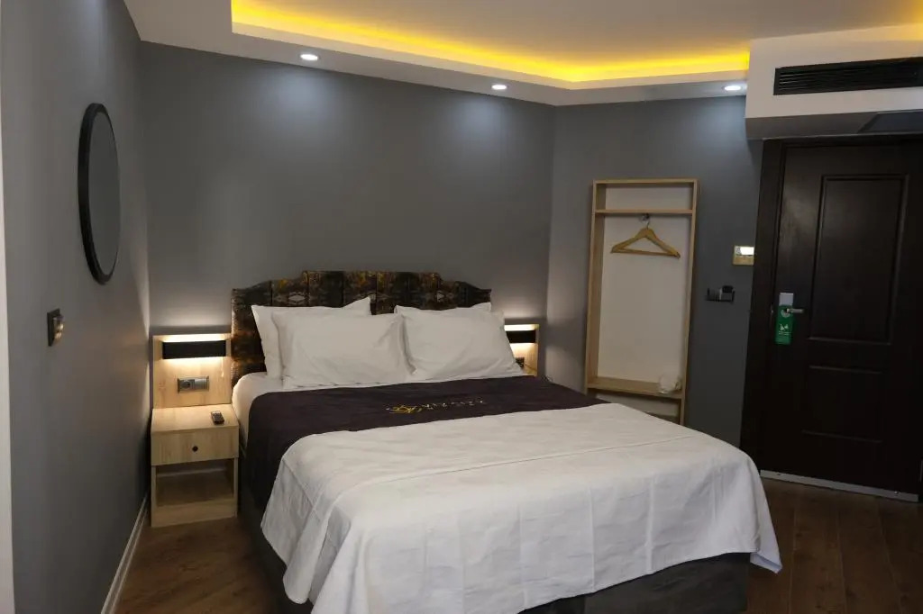 Viv City Hotel