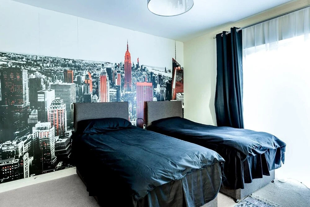 Gatsby Villa London with Garden & Hot Tub