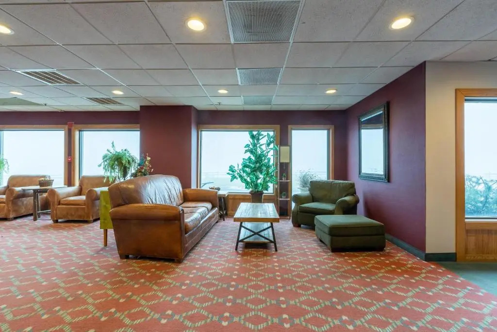 Stroll to Slopes, Village Area, Ski in-out MtLodge 149