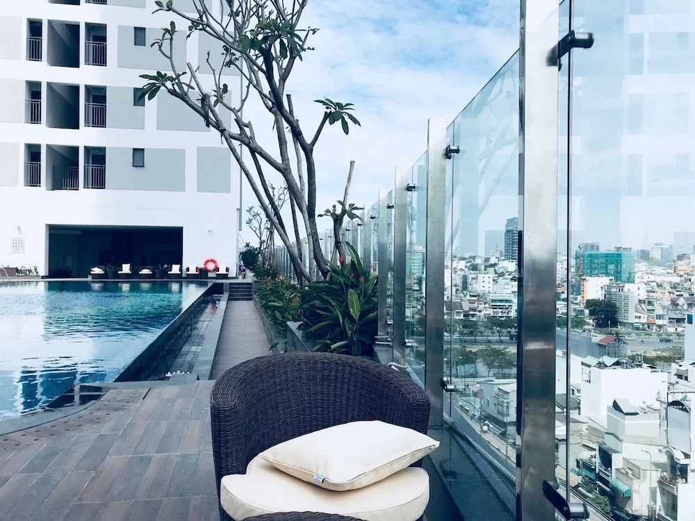 Henry Studio Luxury SWPool 15th
