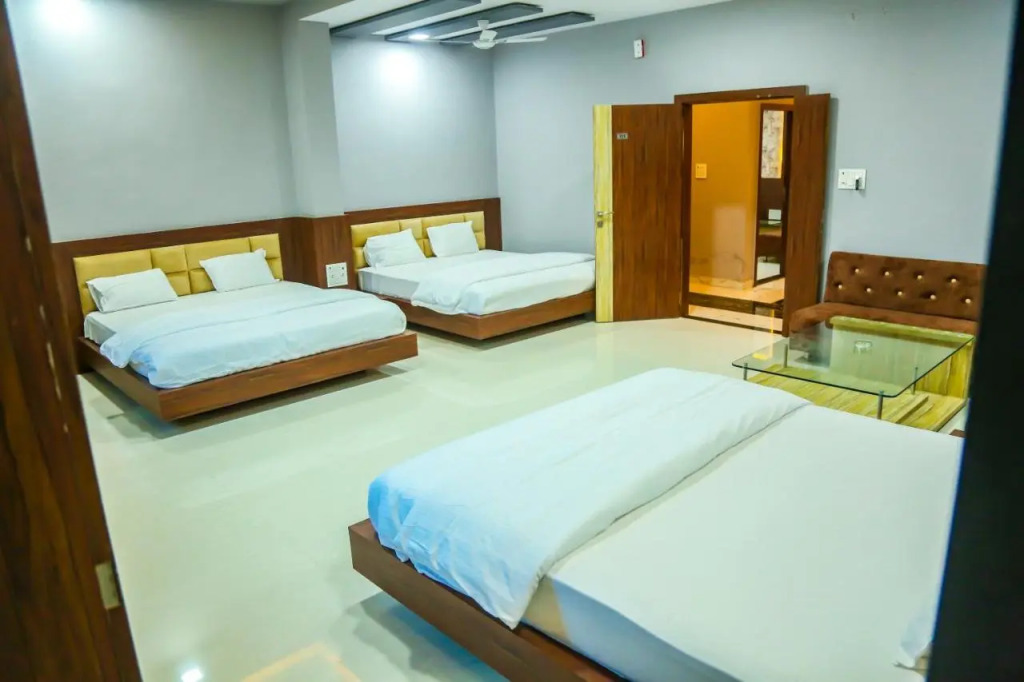 Aashirwad Hotels & Resort