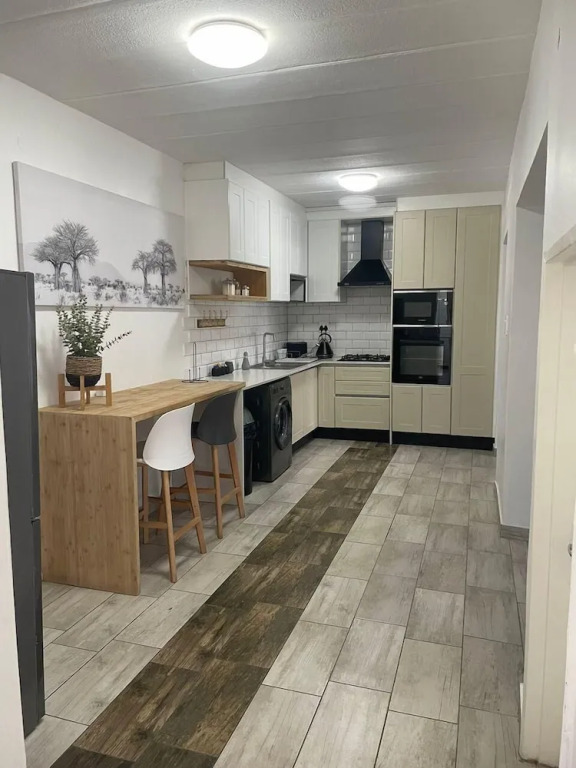 Canvas Lofts 1 Famona Modern 2-bed - 2310