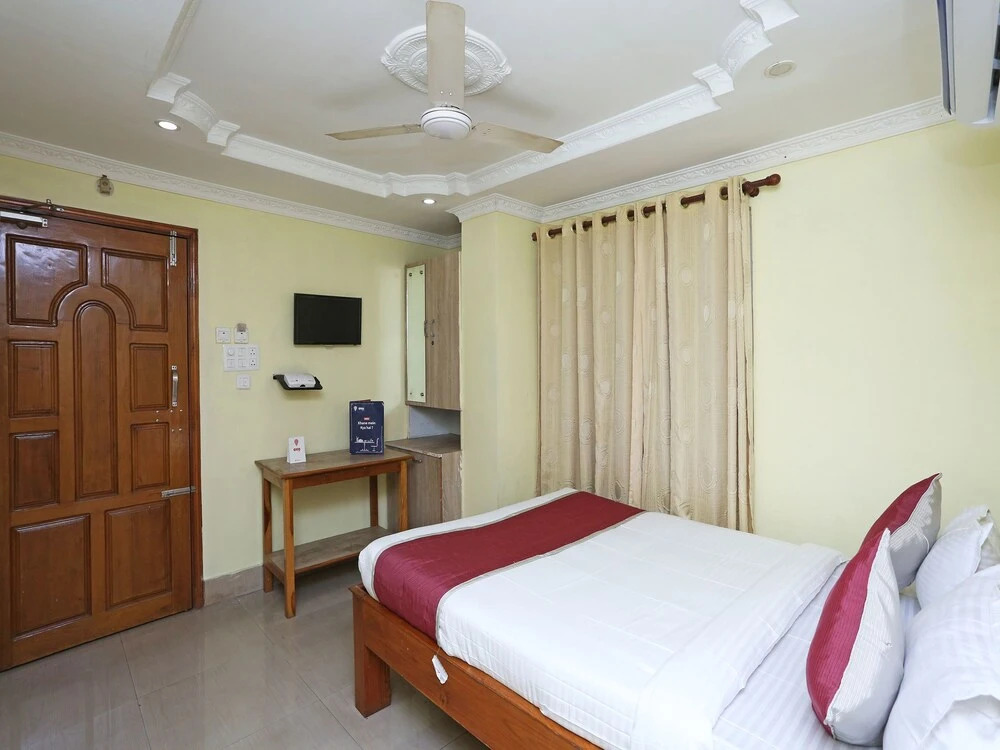 OYO 11488 Hotel Subham Palace
