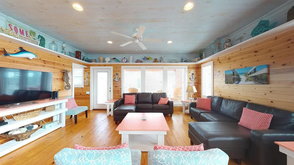 Neptune's 4 Bedroom Townhouse