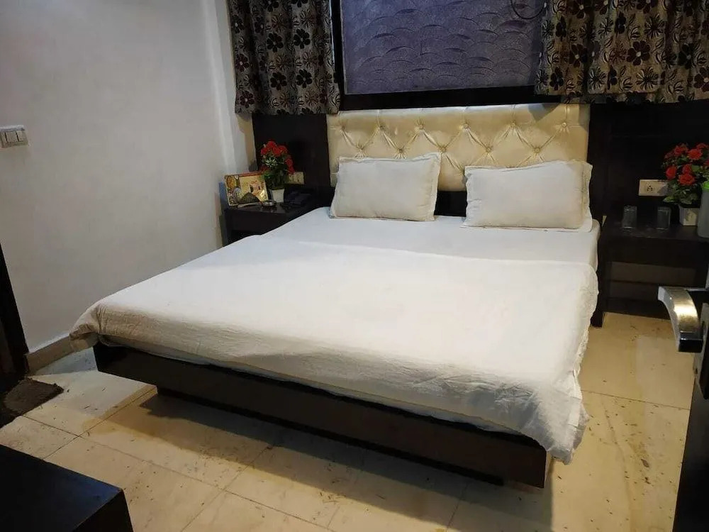 Hotel You  Me by ADB Rooms