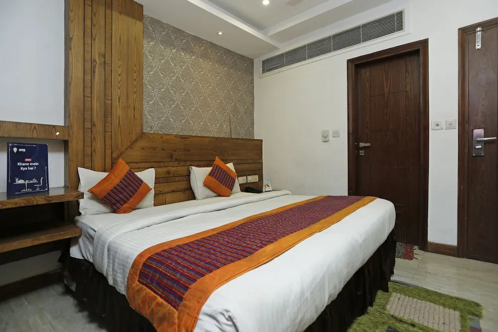 Collection O 8479 Hotel Ambience