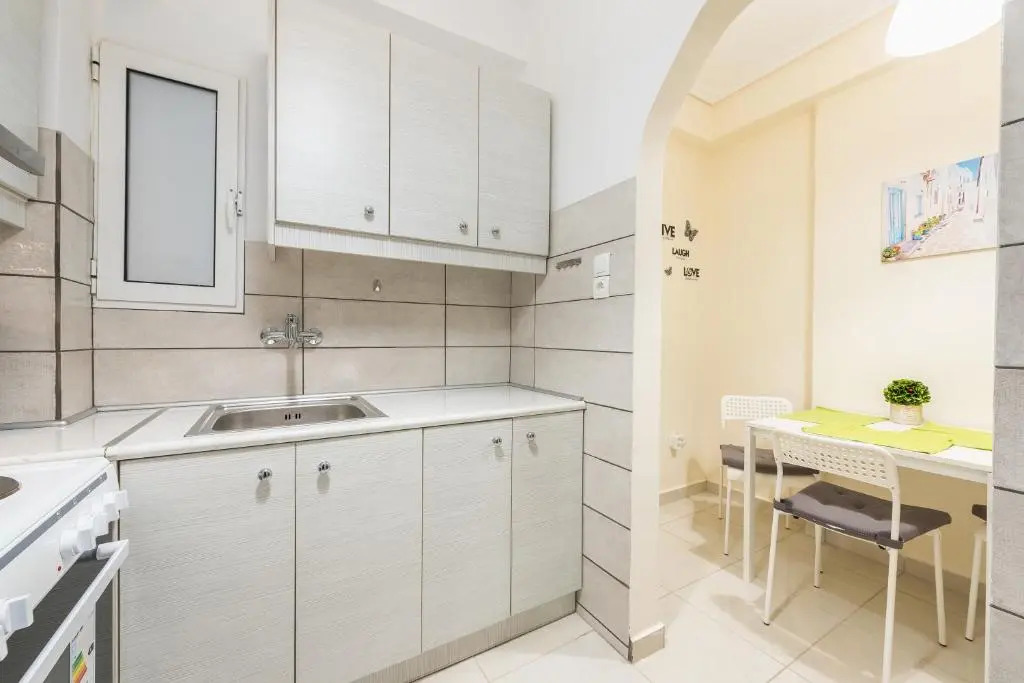 Modern 2BD apt in Athens DT, 2-min metro