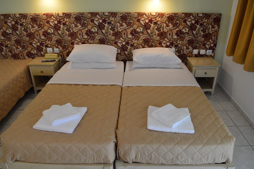 Alexandros Hotel