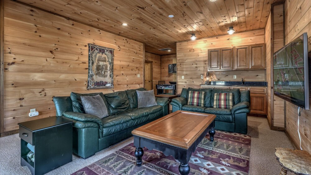 Lazy Dayz Getaway by Escape to Blue Ridge