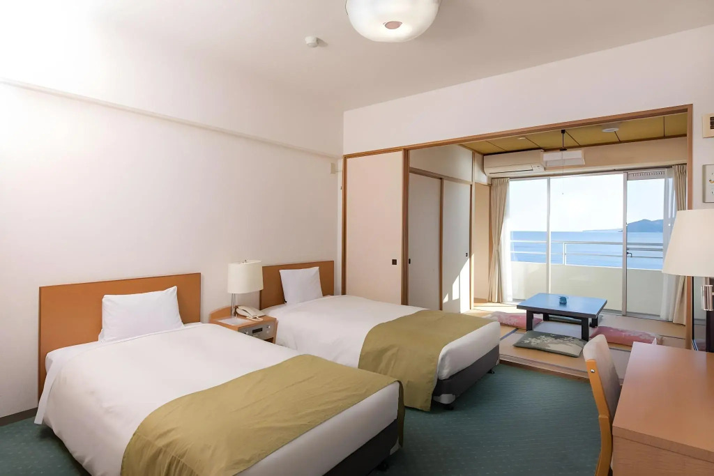 Wisterian Life Club Atami
