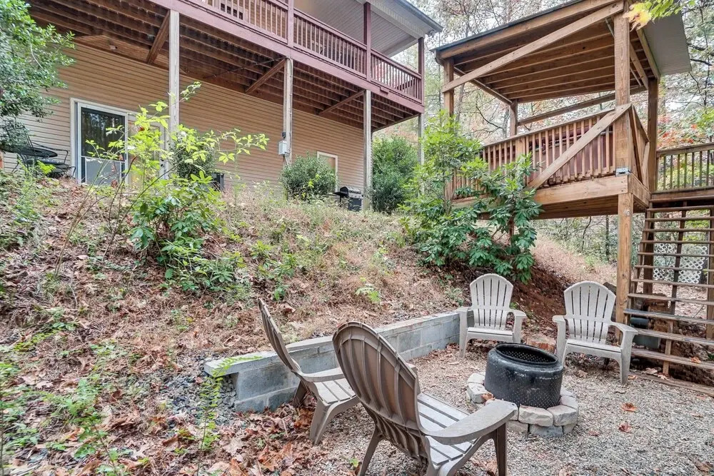 Spacious Home in Helen w/ Porch & Balcony!