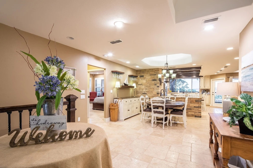 Hummingbird Hideaway 4 Bedroom Home