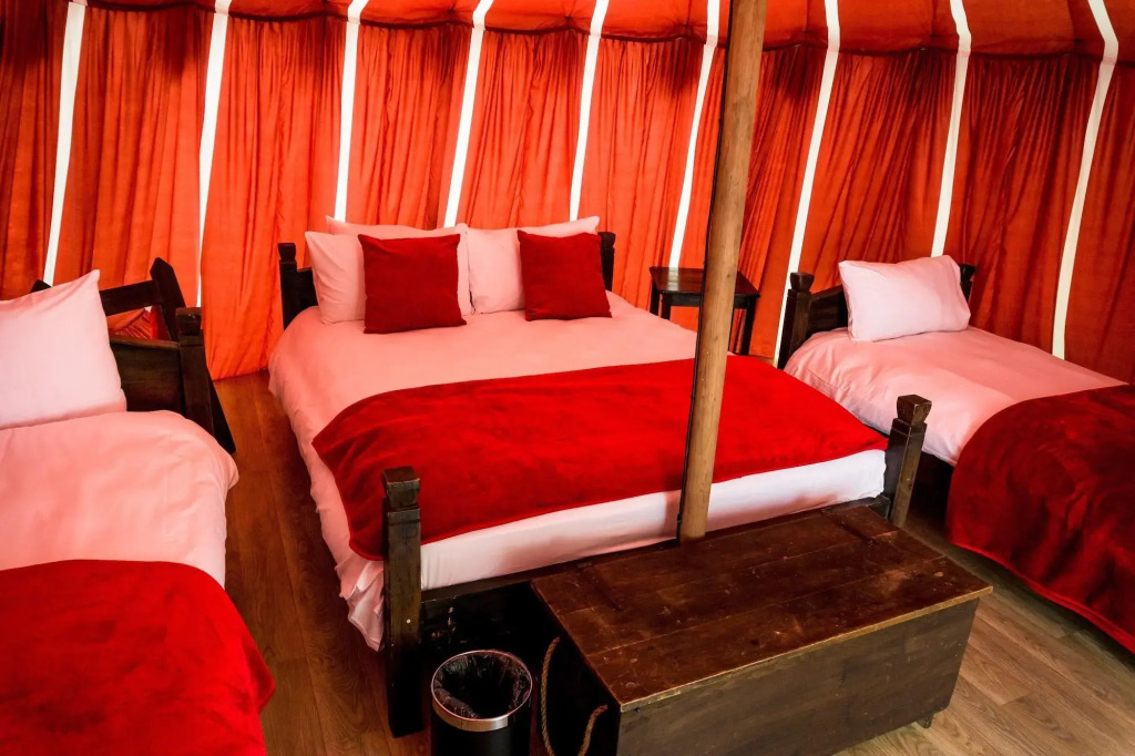 Warwick Castle Hotel & Knights Village