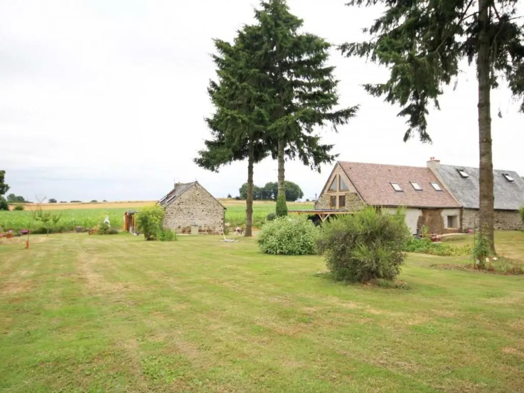 Grange restaurée avec jardin, animaux acceptés, WiFi inclus - FR-1-497-63