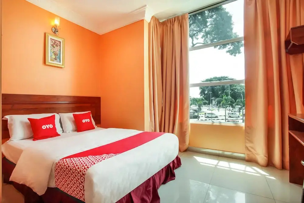 OYO 89470 My Town Hotel