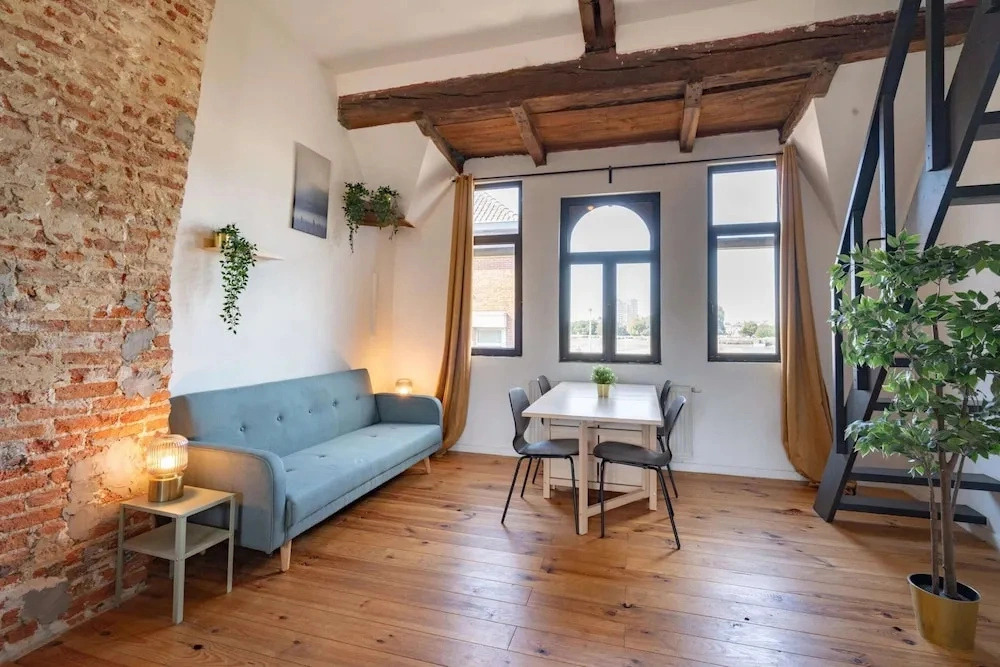 Two-bedroom Apartment by the River