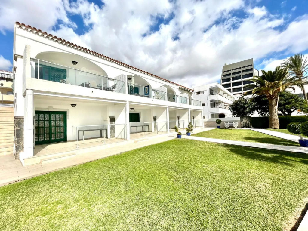 Apartment 3A, sea view and WiFi in Playa Las Burra