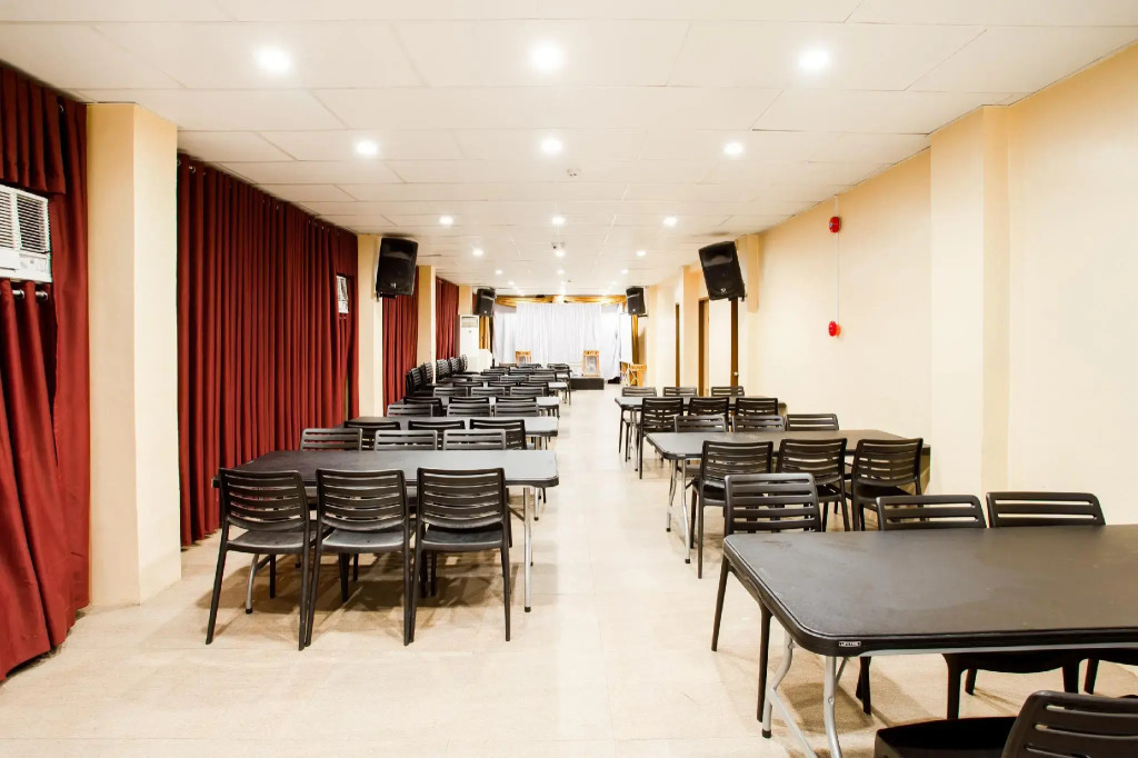 The Humbertos Hotel