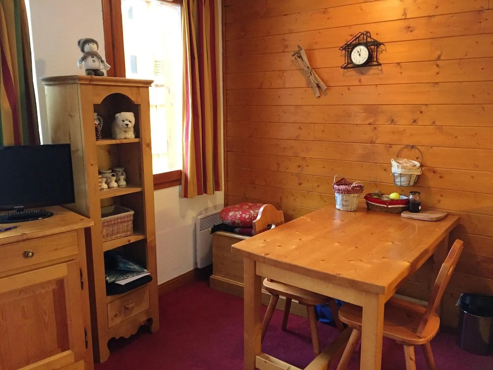 Studio In Valloire With Wonderful Mountain View Furnished Balcony And Wifi 1 Km From The Slopes