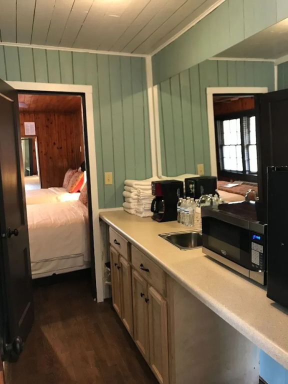 Riverside Lodge at Chimney Rock