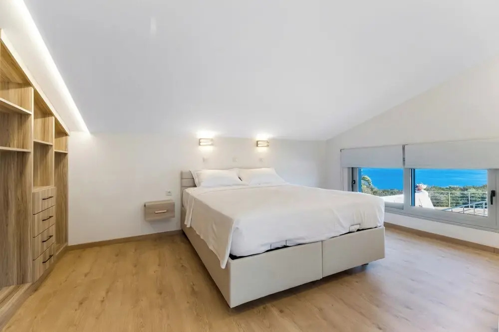 Luxury Villa- Sleeps 6 - Views Pool Hot Tub