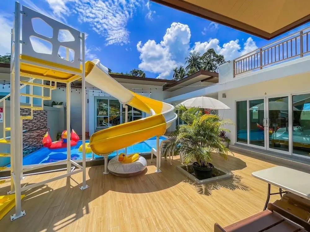 Le poulet poolvilla khanom