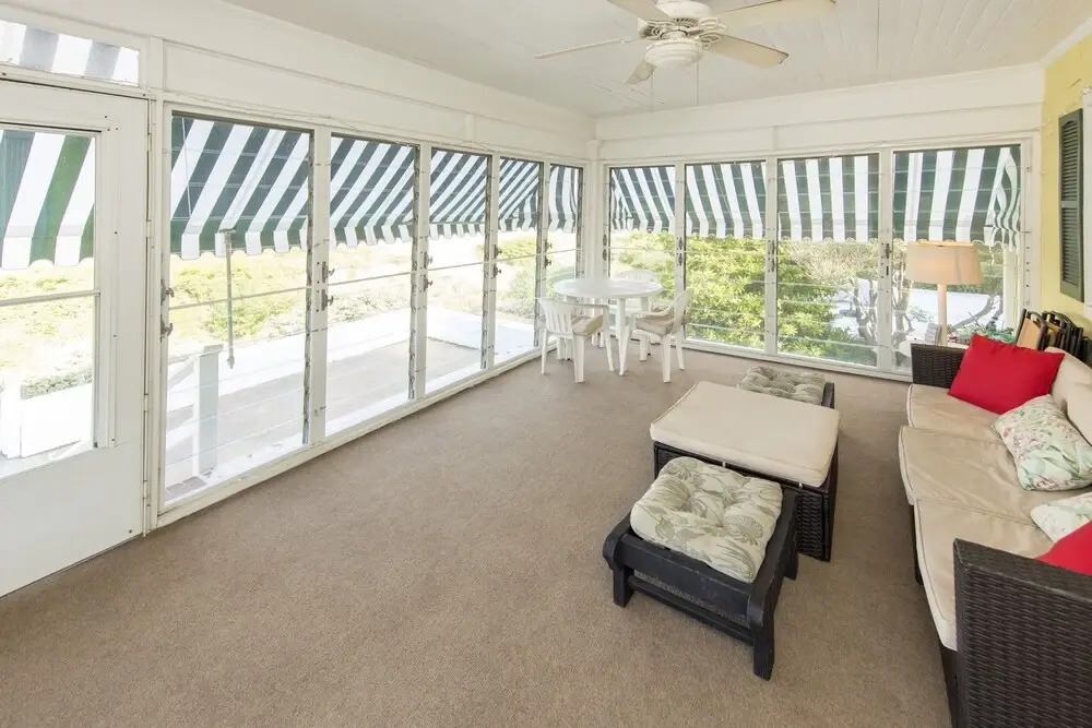 Harshaw Beach House 6 Bedroom Home by Redawning