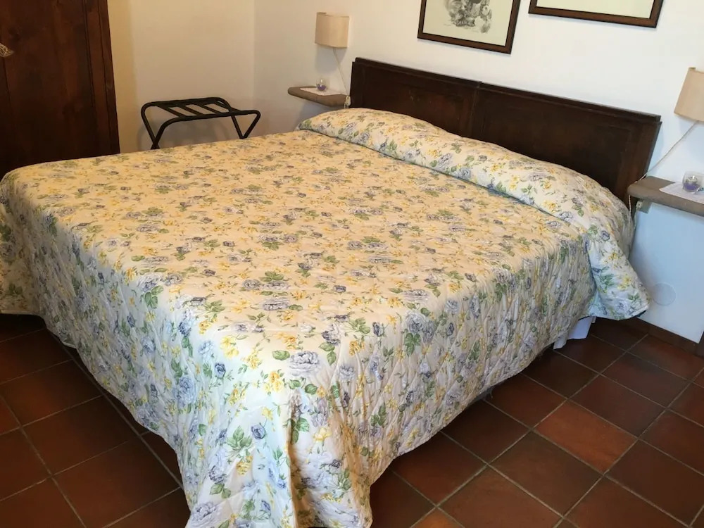 Madonna del Poggio B&B