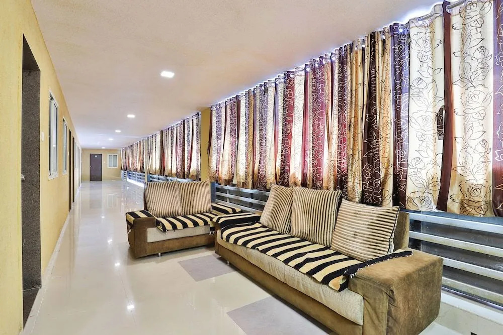 Oyo 23615 Sparsh Inn