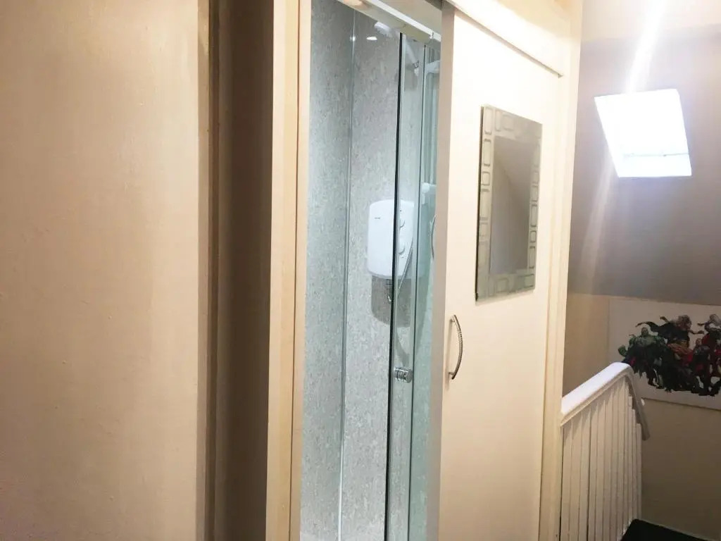 6 Bedroom Chorlton Townhouse