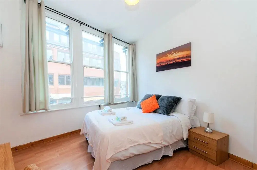 Voussoir Apartments